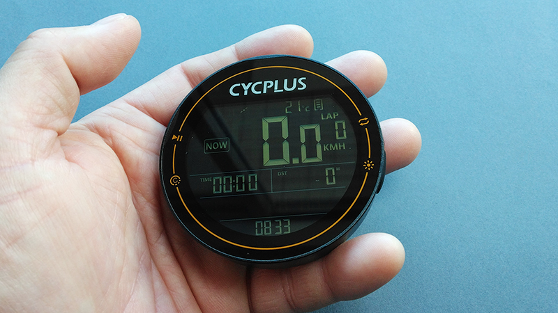 CYCPLUS GPSサイクルコンピューターM2の大きさはコンパクト