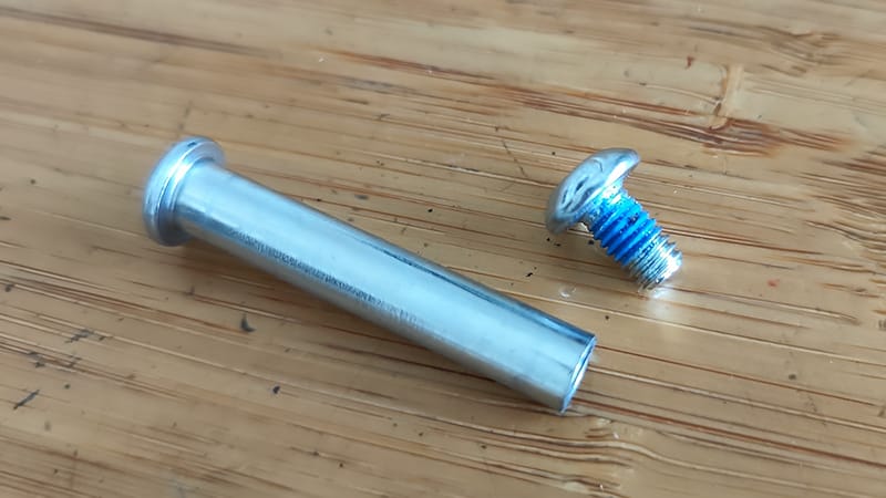 CXWXC CX-C10メンテナンススタンドはシッカリ緩み止めも塗布