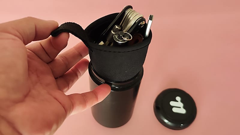 コンパクトなツールケースはネオプレーン素材で防音