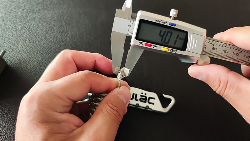 ULACのワイヤーロックはPVC巻きで4mm