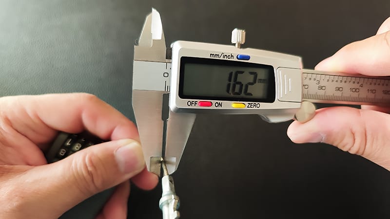 今までのワイヤーロックは1.6mmのワイヤーでPVCは無し