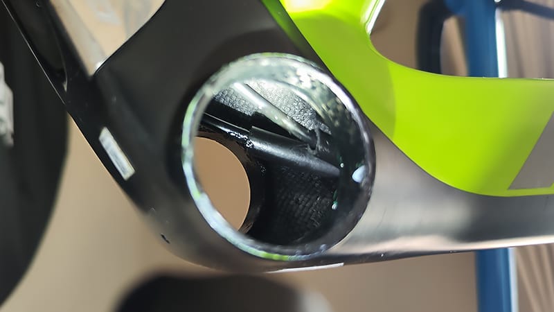 リアクト4000シフトワイヤー交換作業。フレーム内ルーティン