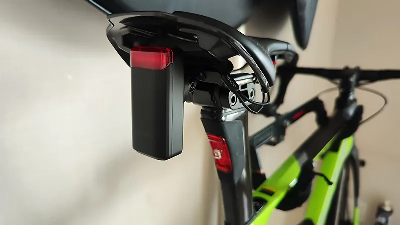 CYCPLUS L7装着時にはテールランプが2つに