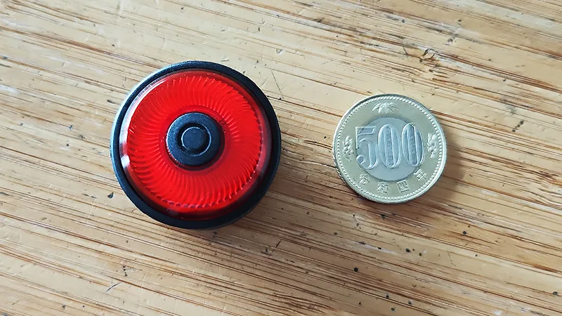 TOWILD TL03テールライトの大きさ比較