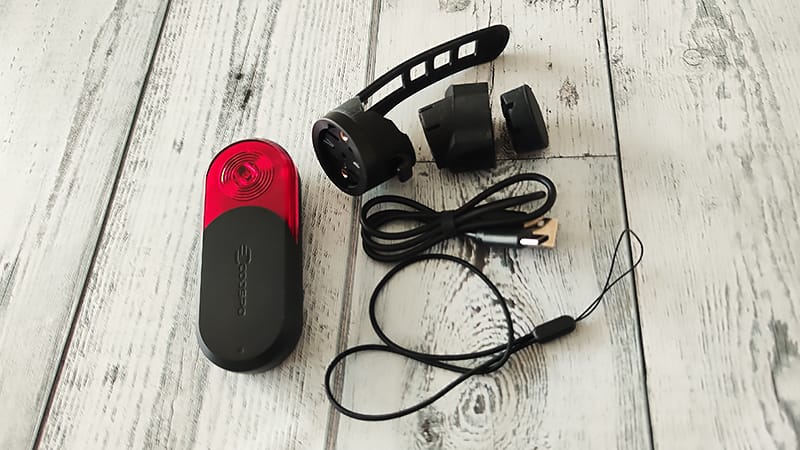 COOSPO TR70レーダーテールライトの付属品