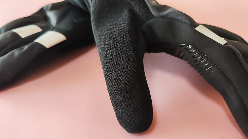 SHIMANO冬用グローブはGOREのWINDSTOPPERとPRIMALOFTの親指