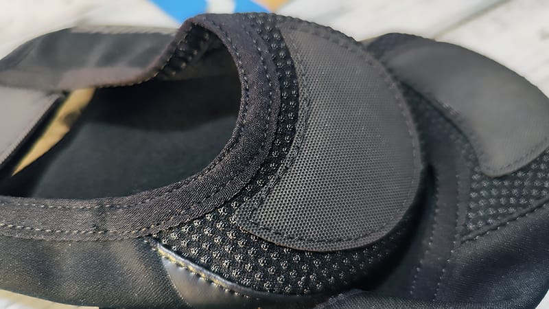 SHIMANOトゥーカバーの爪先部分の裏は強化ナイロンで補強