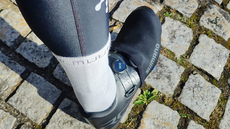 SHIMANOトゥーカバーを装着しているシーン