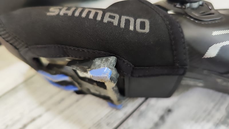 SHIMANOトゥーカバーを付けて横から見ると