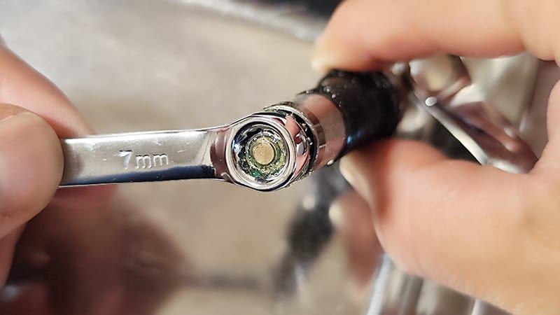 シマノ105のベアリングを外すには7mmのスパナやメガネが必要