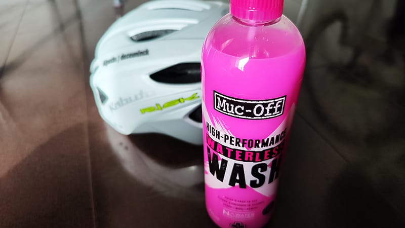 Muc- Off WATERLESS水無し洗車シャンプーはヘルメットにも