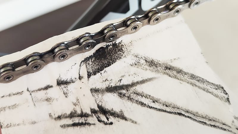 チェパークのチェーンWAXで50kmほど晴れのドライ条件で走ったけど結構汚れる