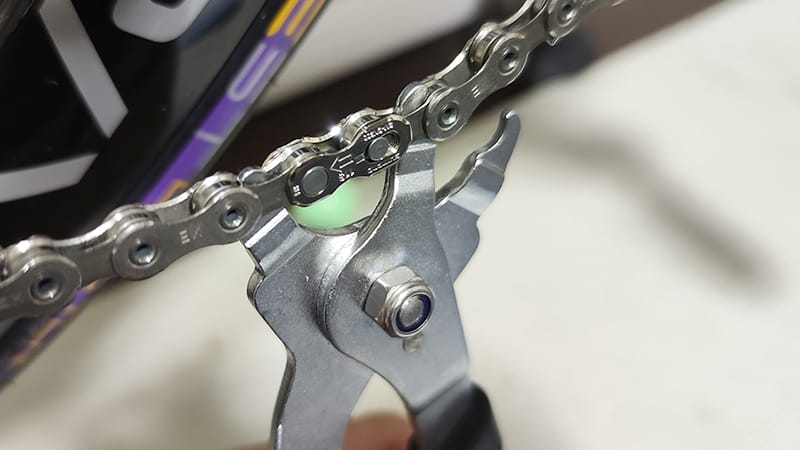 チェーン完全脱脂、今回はクイックリンク使用